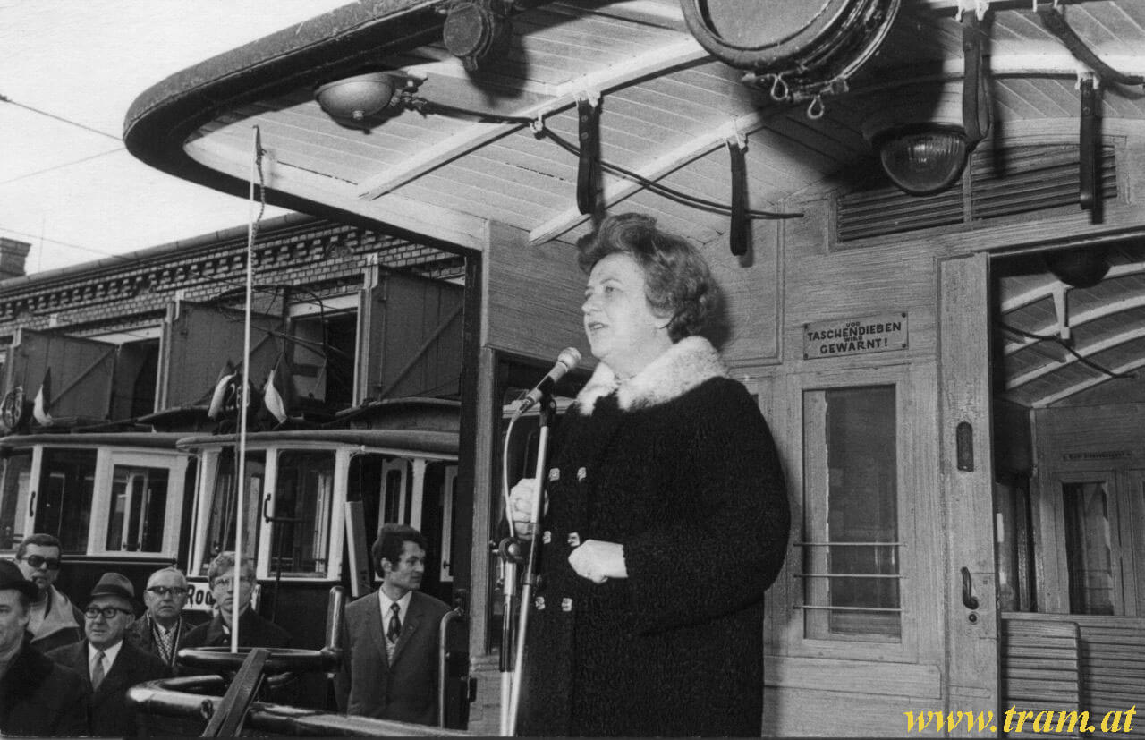 Offizielle Eröffnung der Sammlung am 25. November 1972 durch Vizebürgermeister Gertrude Fröhlich-Sandner